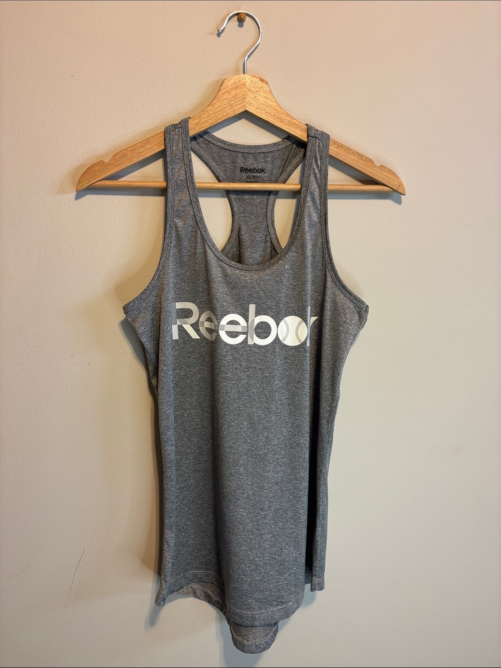 ✨Reebok Gray Racerback Athletic Activewear Workout Tank with White Logo Size XS